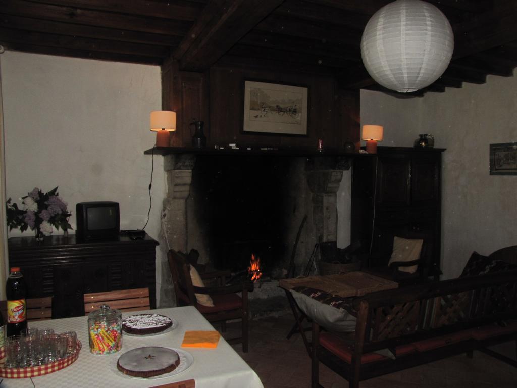 Gite De La Ferme De La Cour Crasville  Eksteriør bilde